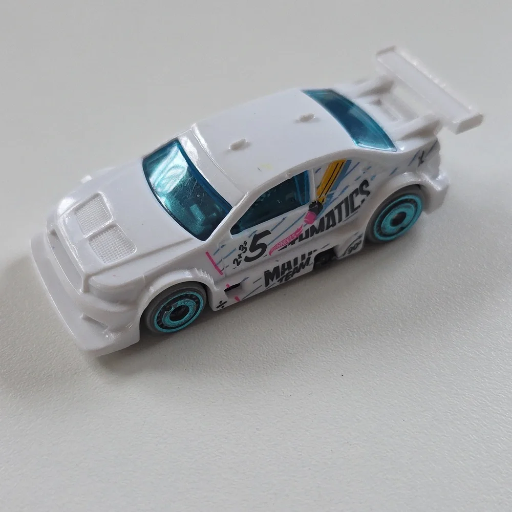 🏁 Hot Wheels Amazoom 